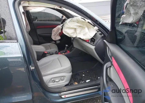 2018 Audi Q3 2.0T Premium/2.0T Sport Premium z USA, uszkodzony, nr VIN WA1JCCFS0JR002585